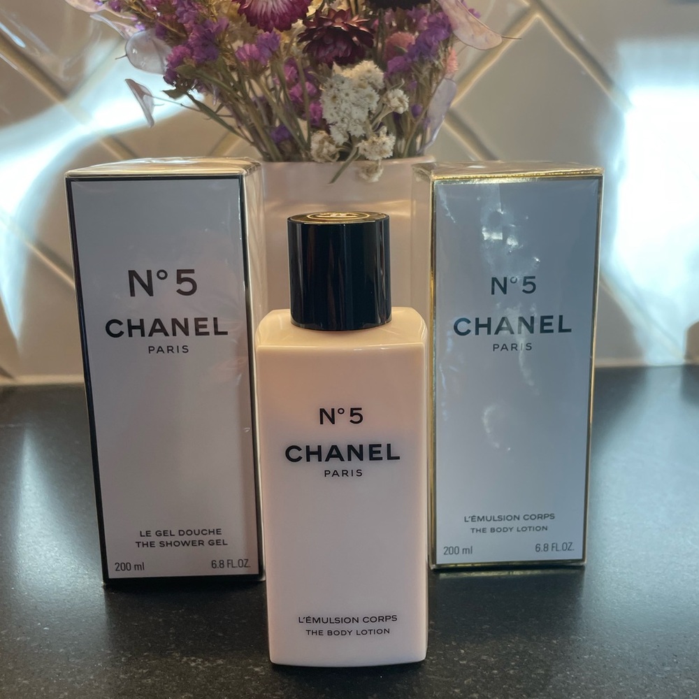 Chanel No. 5 Shower Gel and Body Lotion Set